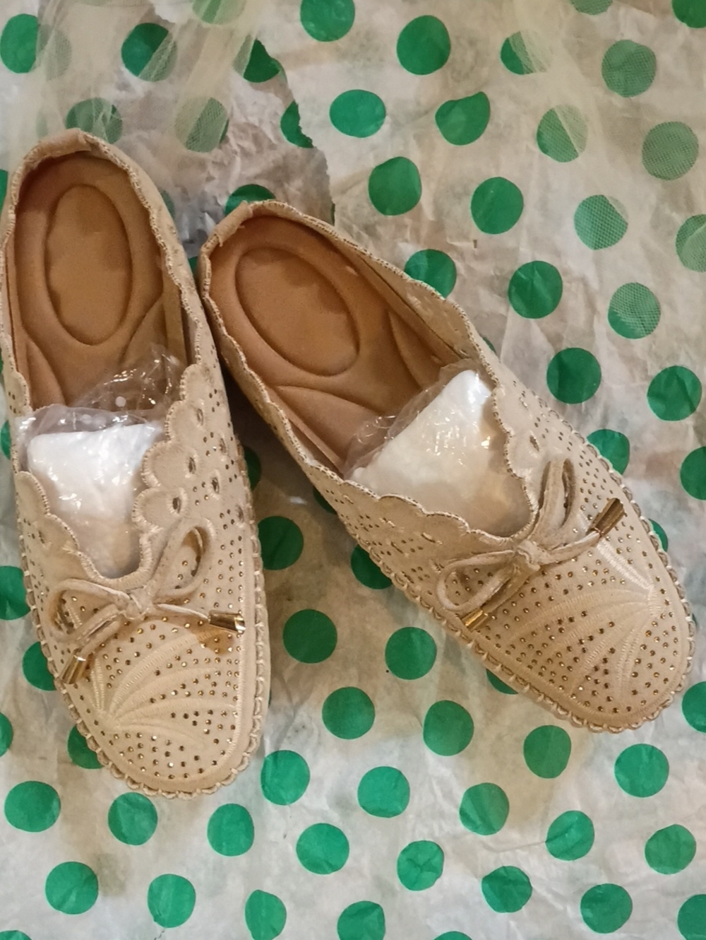 Women's Beige Scalloped  Loafers